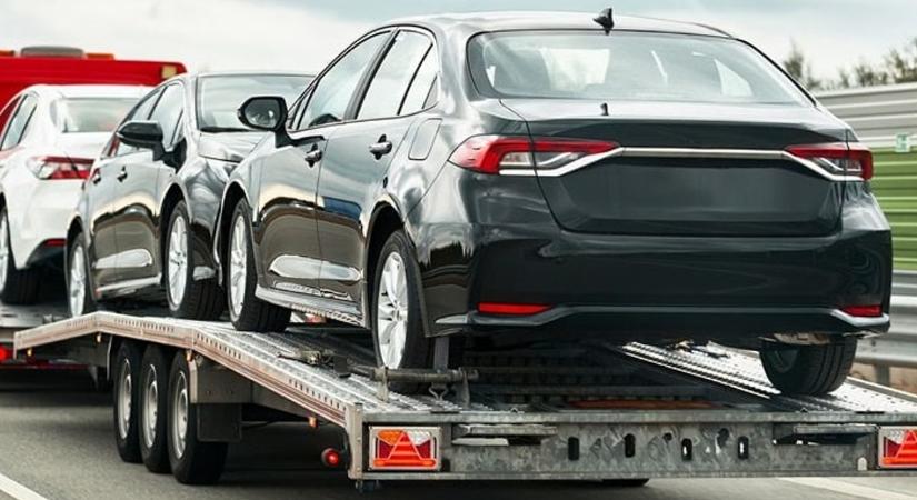 Rekordközelben a külföldről behozott autók száma