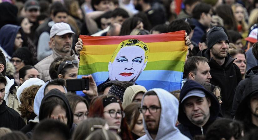 A fiatalok már nagyon kiröhögik ezt a hatalmi garnitúrát, van, akinek a fideszes nagymamáját sikerült megtérítenie