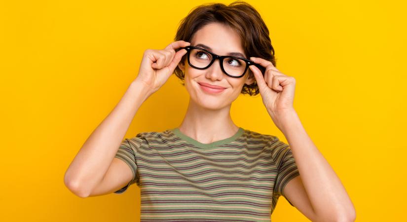 Miért hisszük, hogy a szemüvegesek okosabbak? A pszichológia válaszol