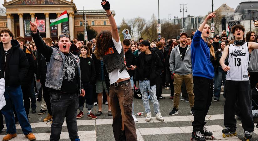 Hogyan fogja megregulázni a Fidesz a fiatalokat, ha nyer vasárnap?