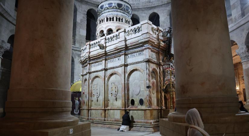 Ukrajnában leállt a harc, Irán és Amerika tárgyal, békefény Rómában: egy pillanatra most a békében reménykedik a világ