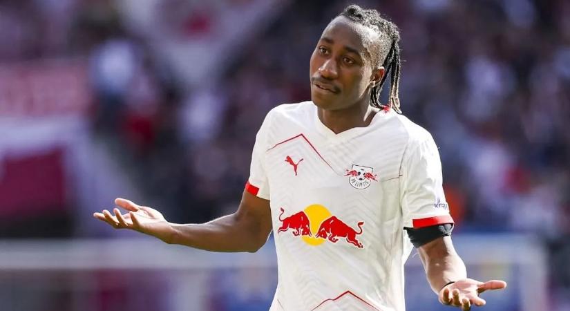 Gulácsiék meccsén tiltakoztak a szurkolók, még a stadionszabályokat is kijátszották