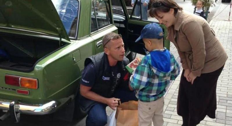 Schobert Norbi rákos kisfiún segített 13 éve, édesanyja ma is hálás