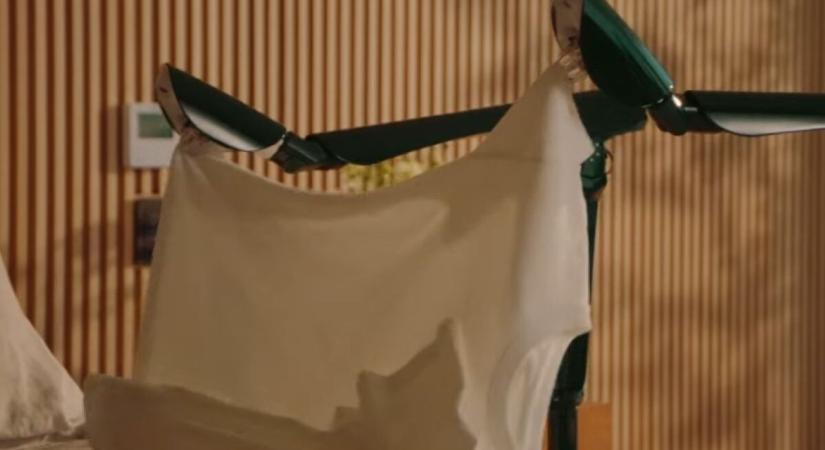 Megérett már erre a világ? Ez a lámpa beágyaz helyettünk, ha túl lusták vagyunk hozzá