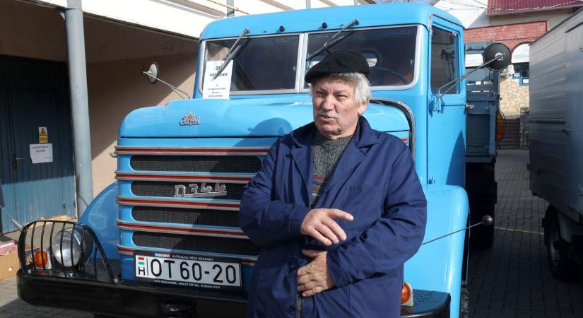 Guruló történelem a sajtok között: megszállták a veterán csodák a Kaposvári Nagypiacot