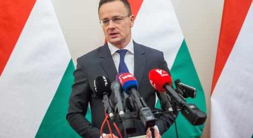 Szijjártó Péter: a jelenlegi nehézségek közepette a kormánynak meg kell védenie a magyar vállalatokat