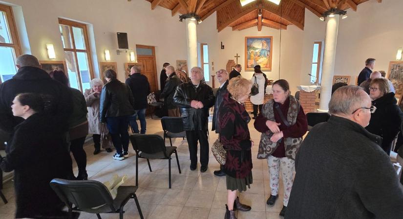 Festői élet költözött a református Vezseny római katolikus kápolnájába