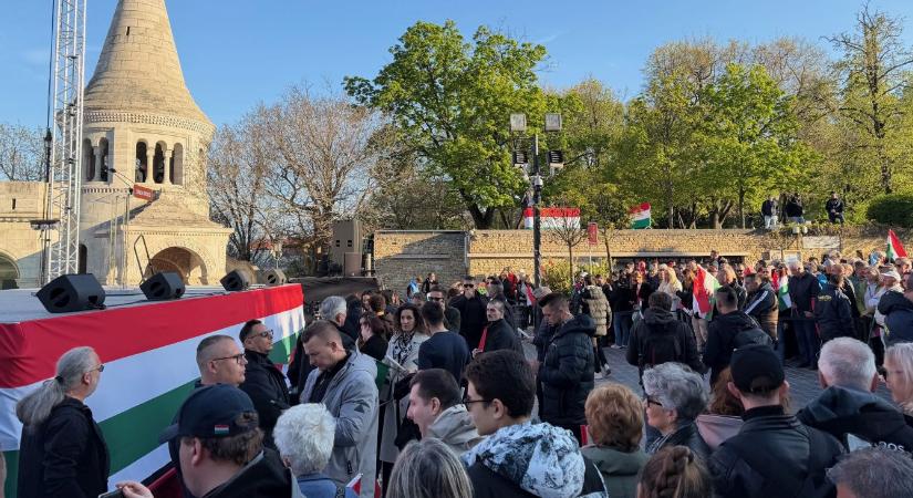 Erdélyi influenszer, arcfelismerő szoftver, TEK-sek: hamarosan kezd Orbán Viktor