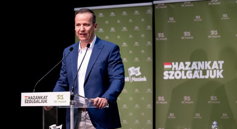 Toroczkai László a kampányzárón: Orbán Viktor és Magyar Péter még egymás horkolását is hallja