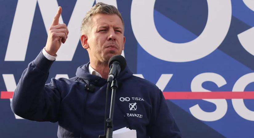 Ukrán nyelvű szórólapokkal kampányolnak Magyar Péter mellett Kárpátalján