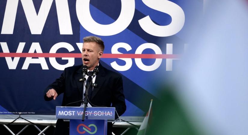 Magyar Péter Debrecenben: Aki közpénzt elemel, Szabó Bencékkel és Pálinkás századosokkal találja magát szembe