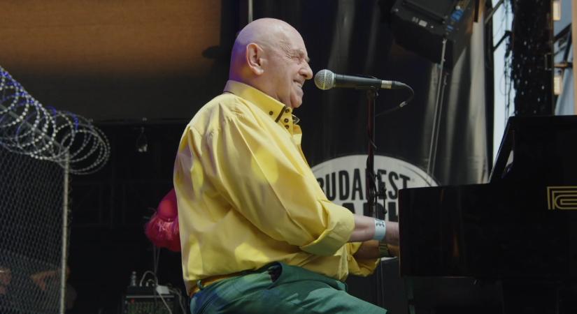 Fűzy Gábor egy bárzongorista, Beton.hofi közönségét is meghódította