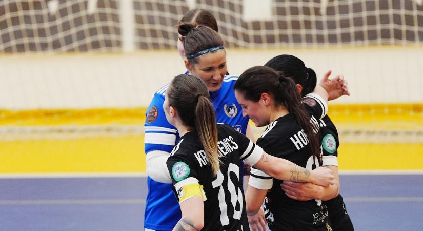 Fölényes győzelemmel léptek egyet a döntő felé a DEAC női futsalosai