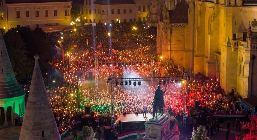 Orbán Viktor: Jövőt csak mi tudunk építeni, mert mi rendíthetetlenül hiszünk a szeretet és összefogás erejében (videó)