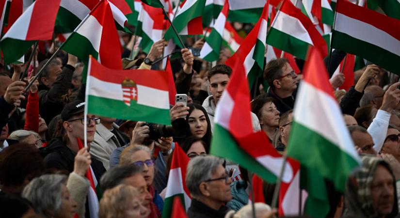 Itt a vége: így zárta le a két nagy párt a kampányt