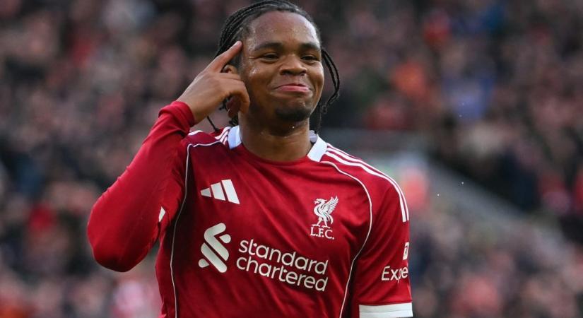A 17 éves tehetség csodás gólja húzta ki a Liverpoolt a csávából