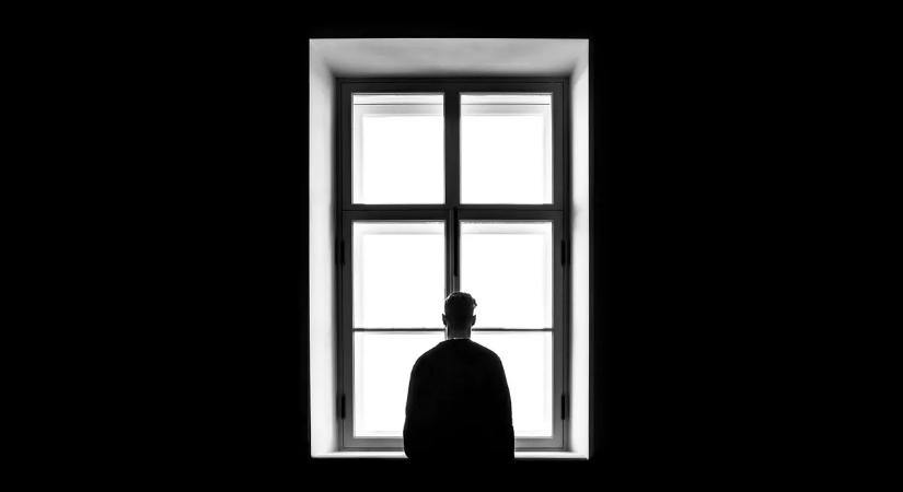 Kíméletlen: 11 jel, hogy a magány éppen betegíti az agyad!