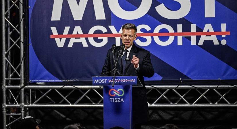 Magyar Péter a kampányzáróján: Kormányváltás után vizsgálatot indítunk Szijjártó Péter ellen, a Fidesz holnap is hamis zászlós akciókra készül