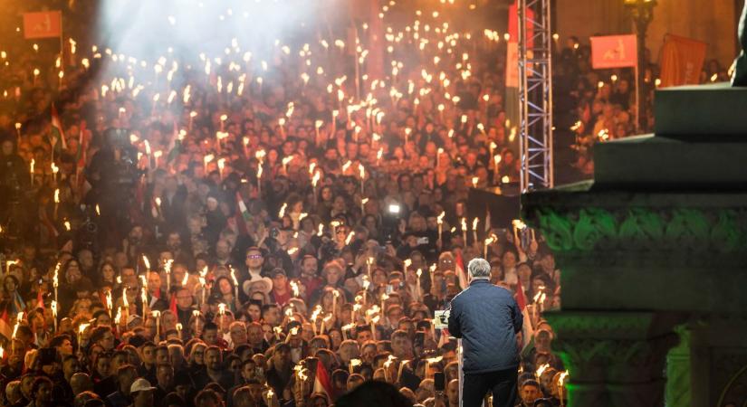 Óriási tömeg és ünnepi hangulat – így zárta le a Fidesz a 2026-os kampányt (GALÉRIA)
