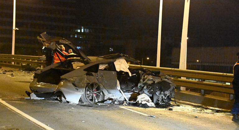 Sokkoló videón látható, ahogy a mélybe zuhant a hídról a budapesti halálos baleset vétlen autója