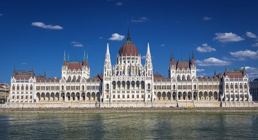 Választás 2026: Eljött a nap, szavaz az ország