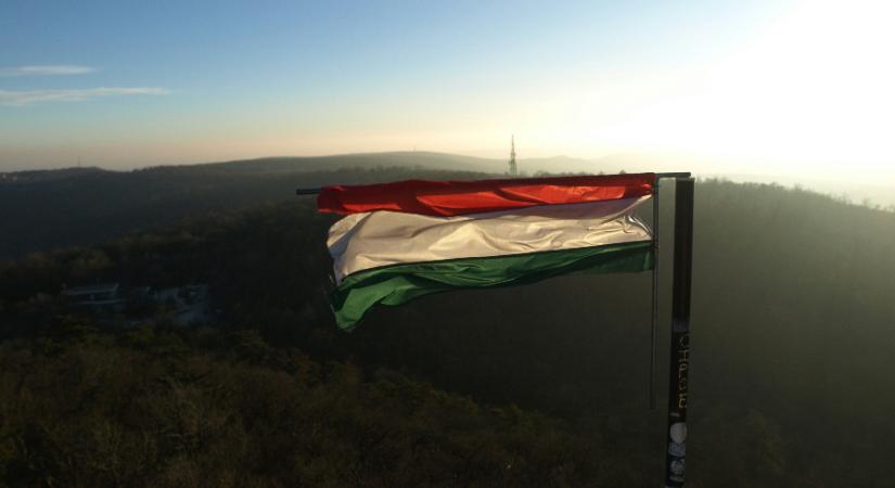 Aki korán indul szavazni, a fél országban még felhős ég alatt teheti ezt