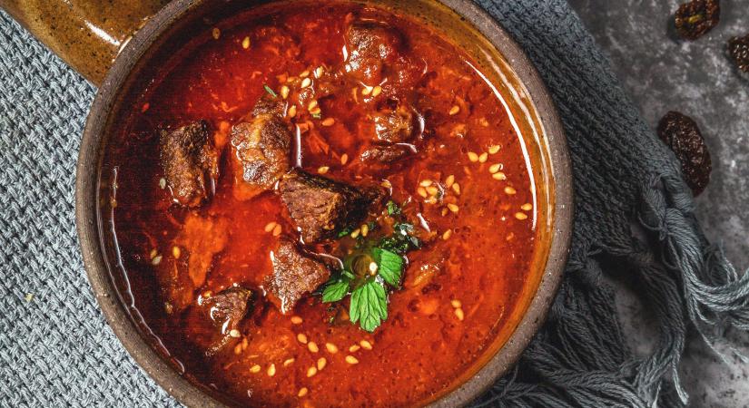 Egy lépést mindenki kihagy a gulyás főzésnél, pedig a profik pont erre esküsznek