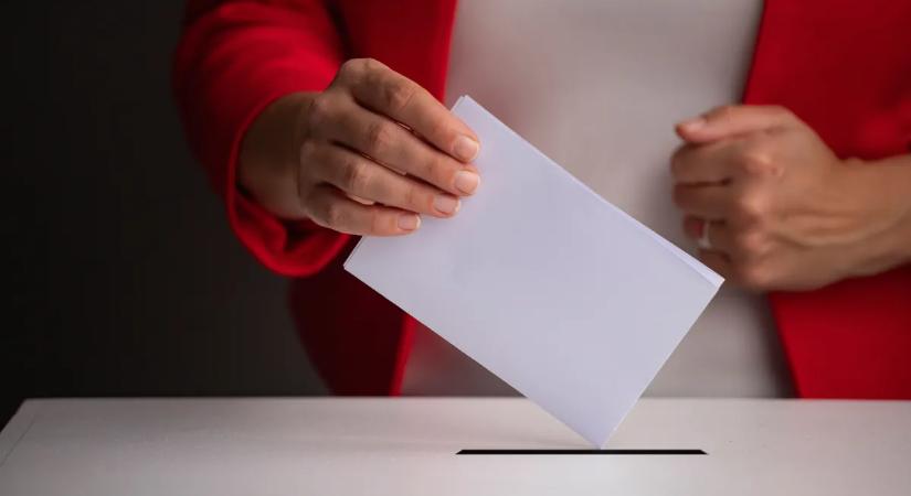 6 órakor megnyitottak a szavazókörök, megkezdődtek a választások