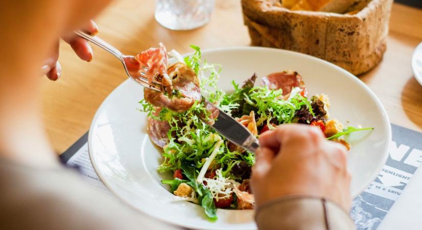 Kvíz: Waldorf, Cézár és társaik – Felismered kép alapján a leghíresebb salátákat?