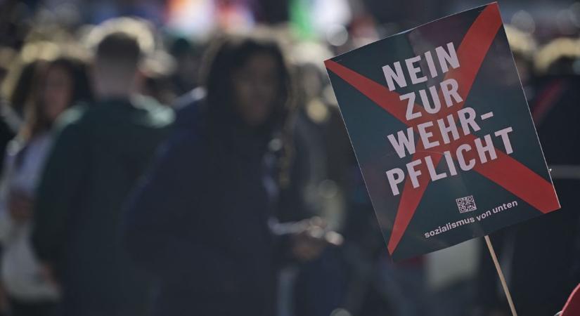 A sorkatonaság réme fenyegeti a német fiatalokat