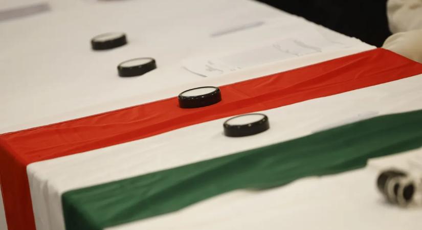 Megnyitottak a szavazófülkék – Kövesd élőben a választást!