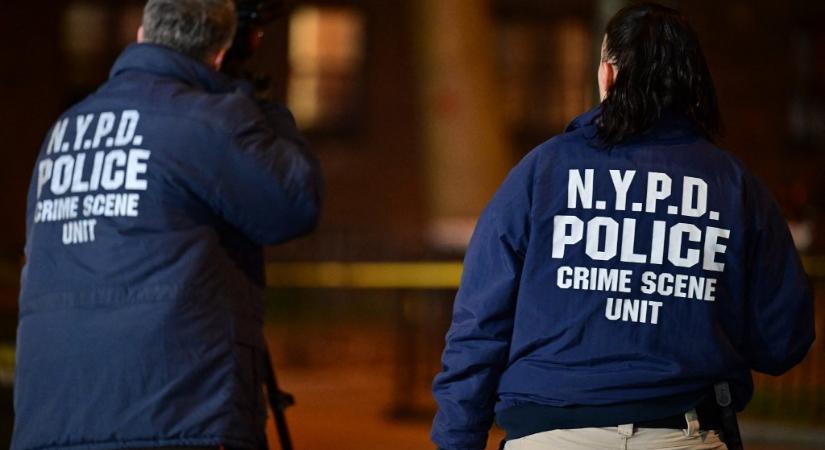 Lelőtték a rendőrök azt a férfit, aki három embert késelt meg a New York-i metróban