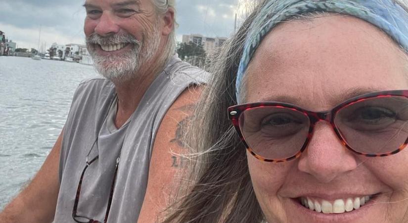 „Fenyegetőzött, hogy a vízbe dobja” – egy anyuka eltűnésén háborodott fel az internet