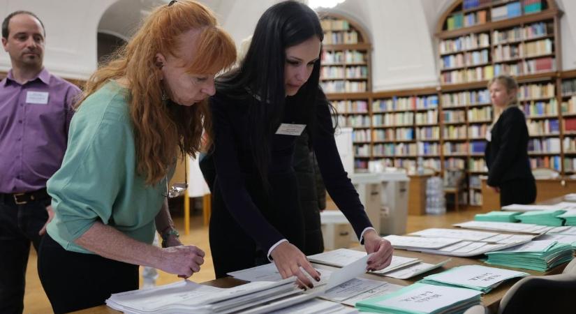 Megnyíltak a szavazókörök: már hajnalban megindult a voksolás a 100-as körzetben