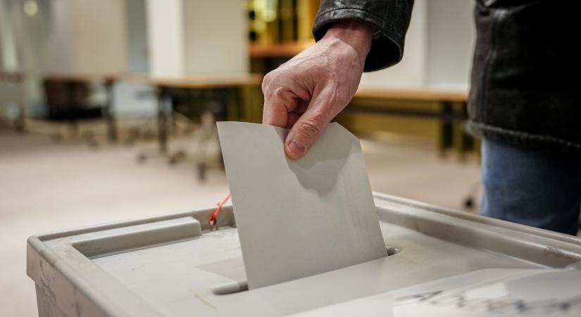 Megugrott a részvétel: már reggel 7-ig közel kétszer annyian szavaztak, mint négy éve