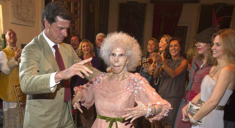 Tömegesen tette ki bérlőit otthonaikból és a vizet is lopta termőföldjeihez a hercegi család