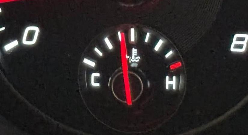 Azt hiszed a vízhőfok mutató alapján üzemmeleg a motorod? Ezzel a szokással teljesen tönkreteszed
