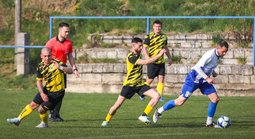 ,,Összeomlottunk, mint a kártyavár" – fotókkal