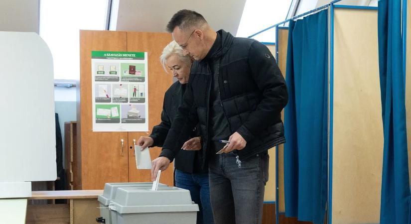 Szijjártó Péter már leadta a voksát: 2X a Fideszre – videó
