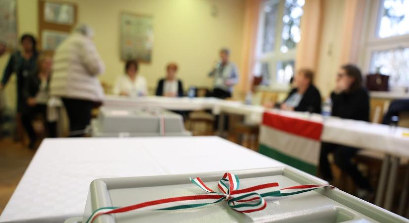 Reggeli életképek, így indult az élet a szavazóköröknél