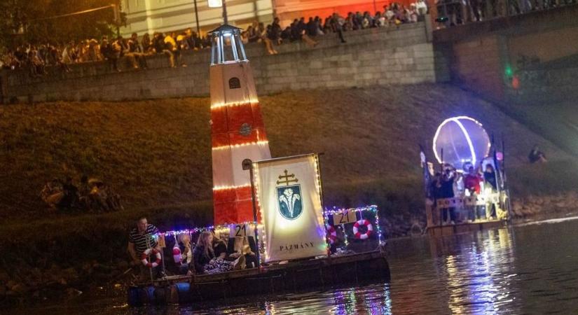 Lámpások ezreivel telik meg az esztergomi Kis-Duna: jön a Lampionos felvonulás