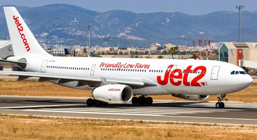 10 métert zuhant egy utasszállító repülőről