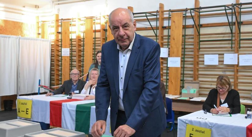 Választás 2026: Sulyok Tamás is szavazott - Fotó