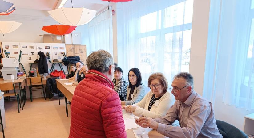 Családostul mentek szavazni Nyíregyháza-Örökösföldön – fontosnak tartják a voksolást