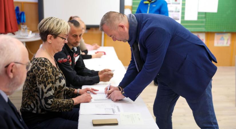 Voksolt, aztán rohant tovább Hollósy András