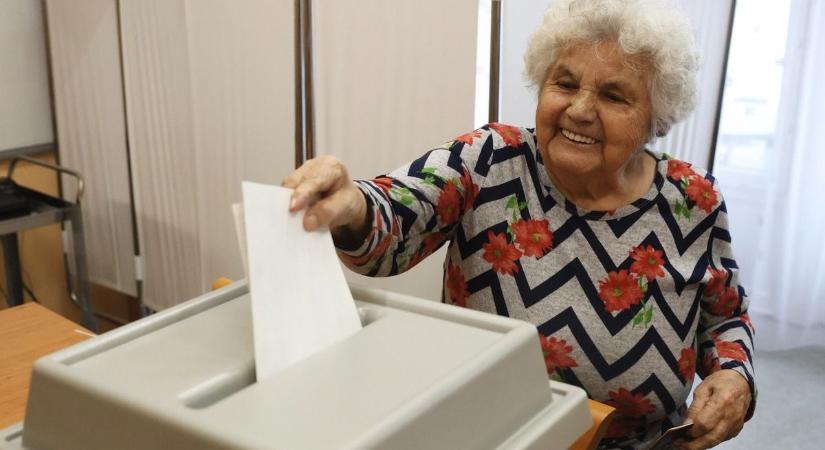 Itt vannak a 9 órás részvételi adatok, Hajdú-Biharban is egyre többen járulnak az urnák elé!