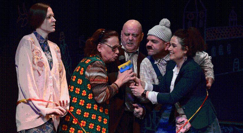 Online a Finito – 1 év után újra a színpadon Tasnádi István darabja a Veres 1 Színházban