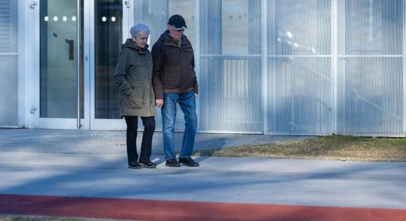 Madárnak nézik az időseket – olvasónkat is átverték