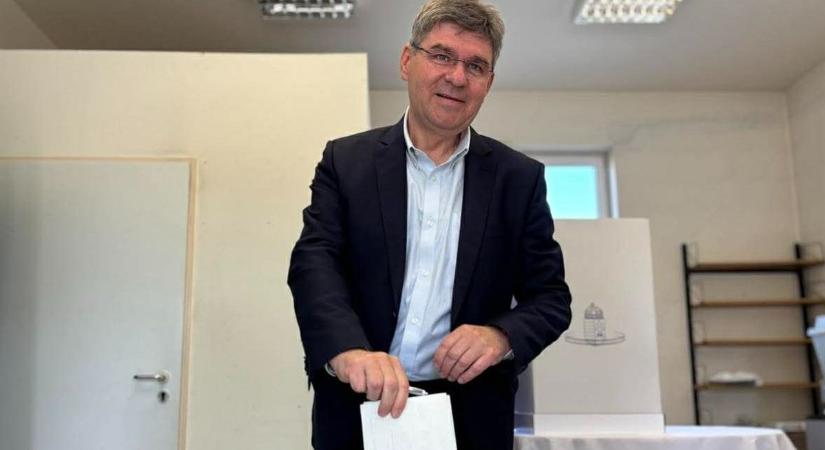 Megmozdult Dél-Fejér: 18 százalék felett a részvétel, már reggel óta sorok a szavazókörökben