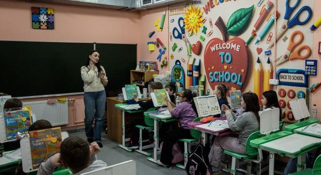 Ukrajnában katasztrofális tanárhiány van, mert a pedagógus végzettségű fiatalok 80 százaléka nem iskolába megy dolgozni